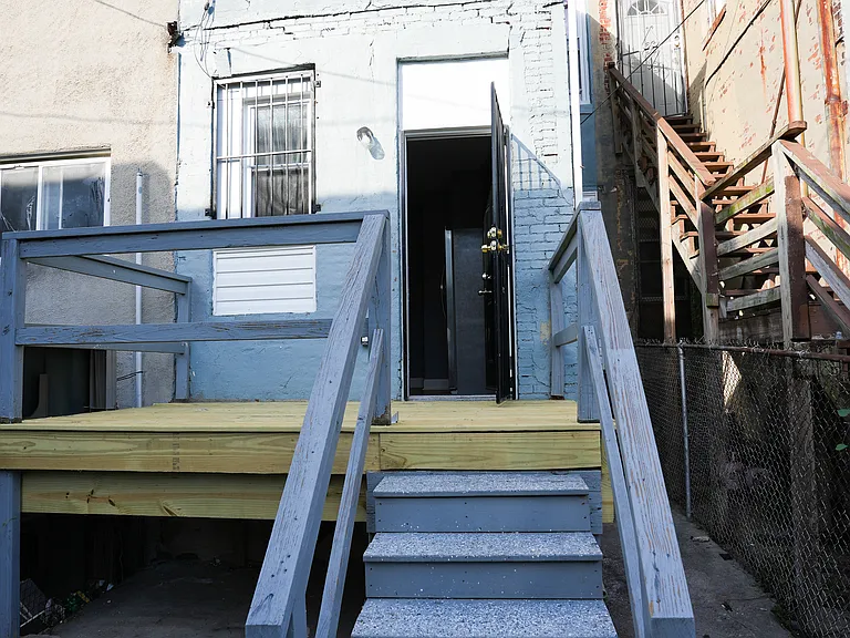 1628 Division St — Photo 23