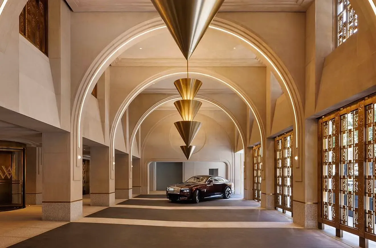 303 Park Avenue — Photo 2