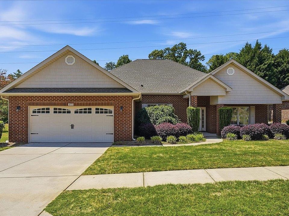 1st image of 572 Ellsmere Way