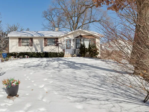 17796 W Greentree Rd, Grayslake, IL 60030