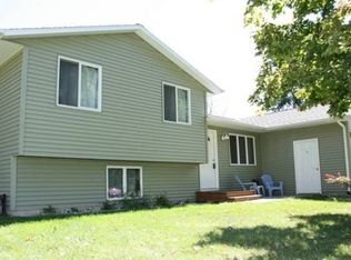 518 Manitou Rd, Saint Joseph, MI 49085