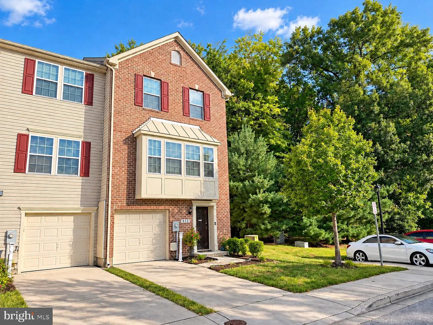3 bed, 2.5 bath, 2212 sqft, $3,100 — Photo 1