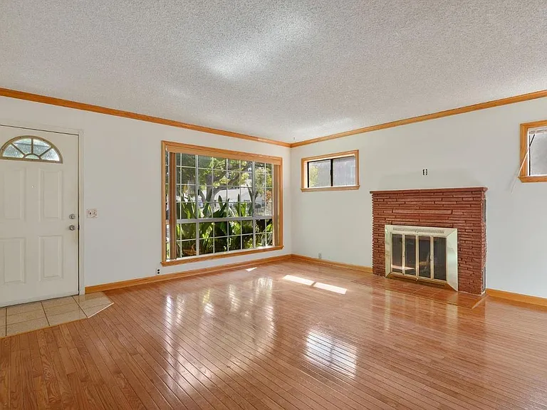 641 Central Ave — Photo 2