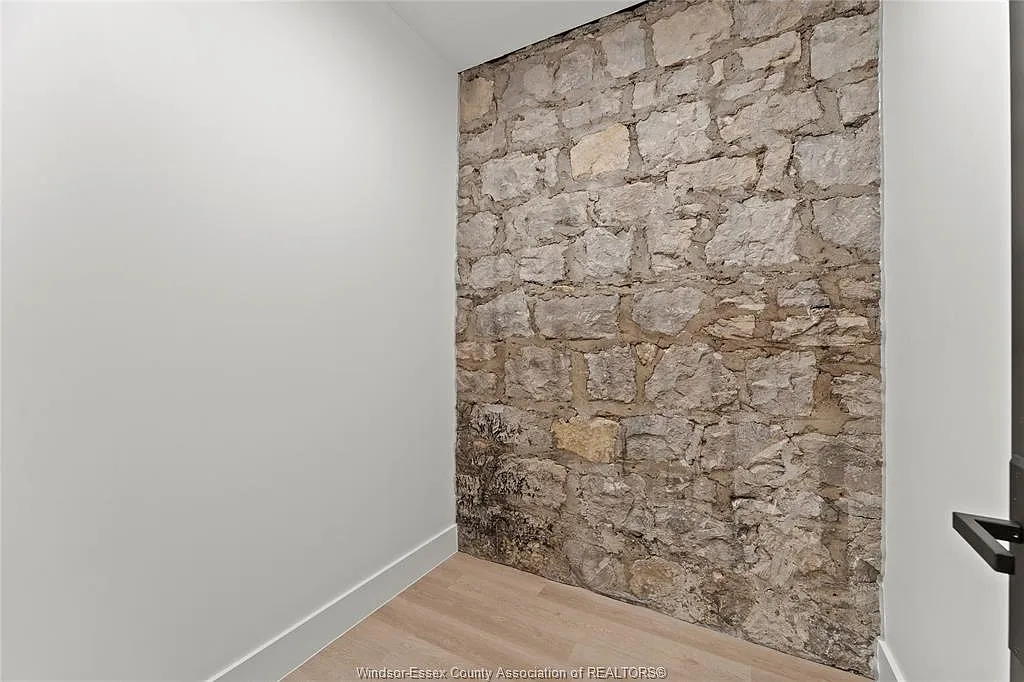 2 bed, 2.0 bath, 2042 sqft, $3,500 — Photo 4