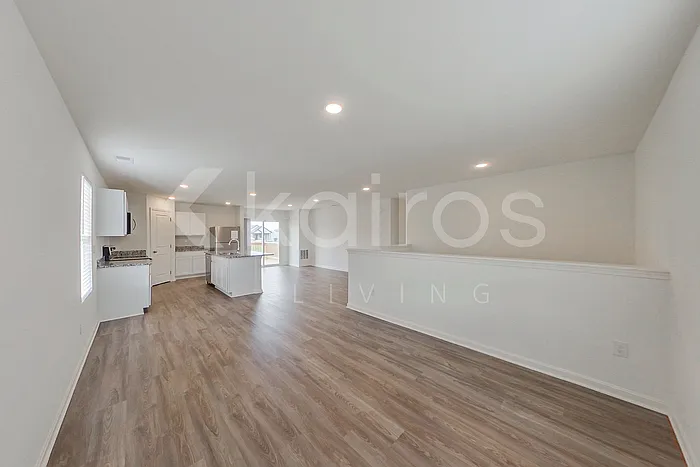 4 bed, 3.0 bath, 1914 sqft, $2,125 — Photo 3