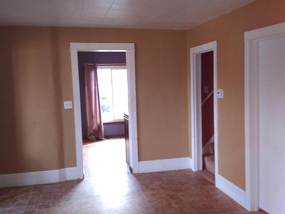 4th image of 1511 Parkhurst Ave NW