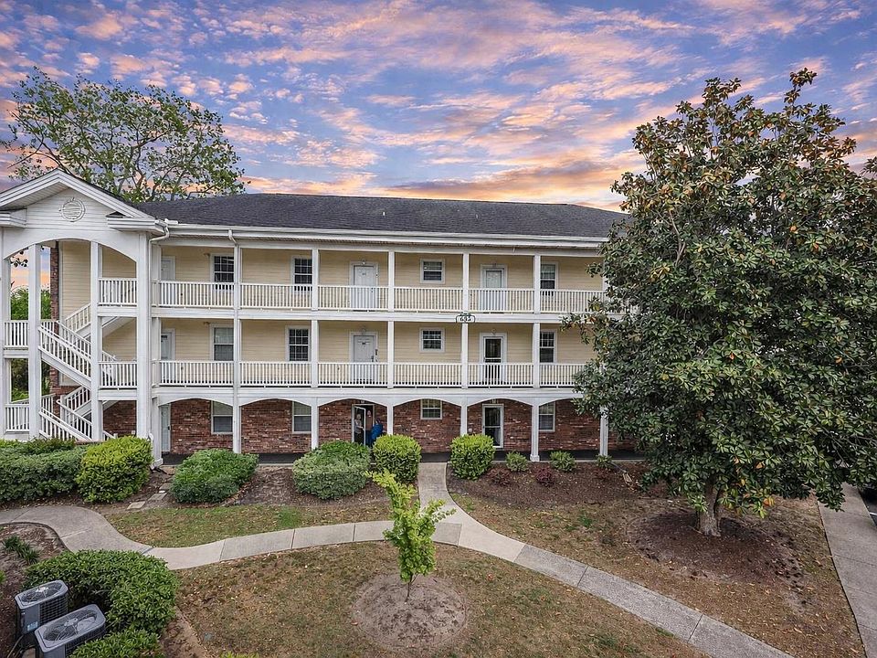 1st image of 695 Riverwalk Dr. #202