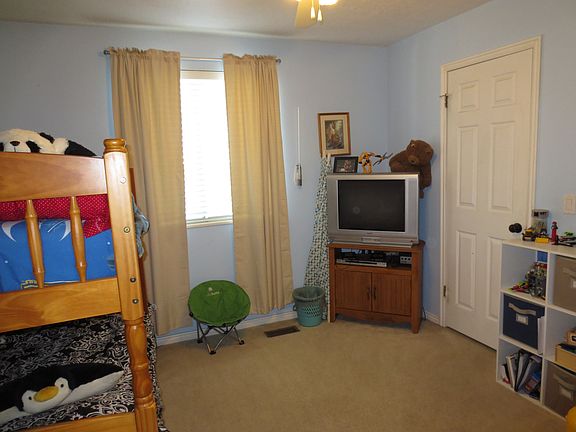 2nd Bedroom Upstairs 11x11
