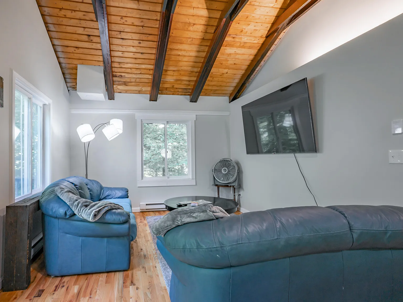 4 bed, 1344 sqft, $3,950 — Photo 4