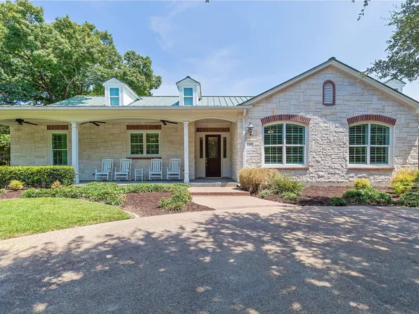 2707 Farmers Branch Ln, Farmers Branch, TX 75234
