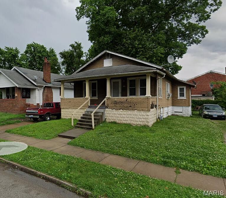 2nd image of 722 N 79th St