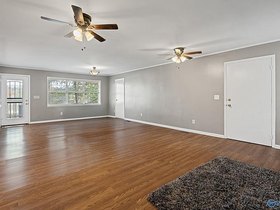 5th image of 367 River Dr