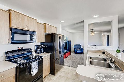 4th image of 10741 Belmont St