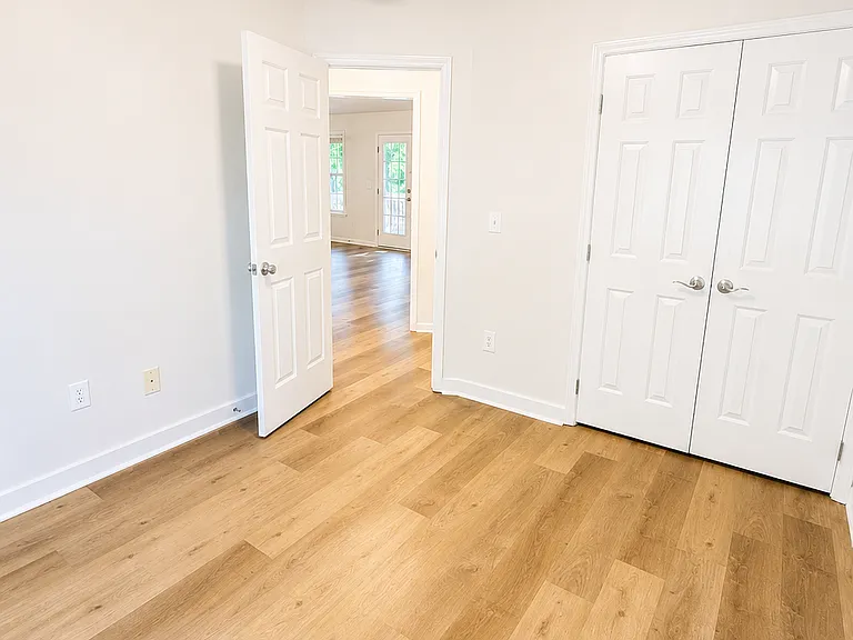 225 Harvester Dr — Photo 13