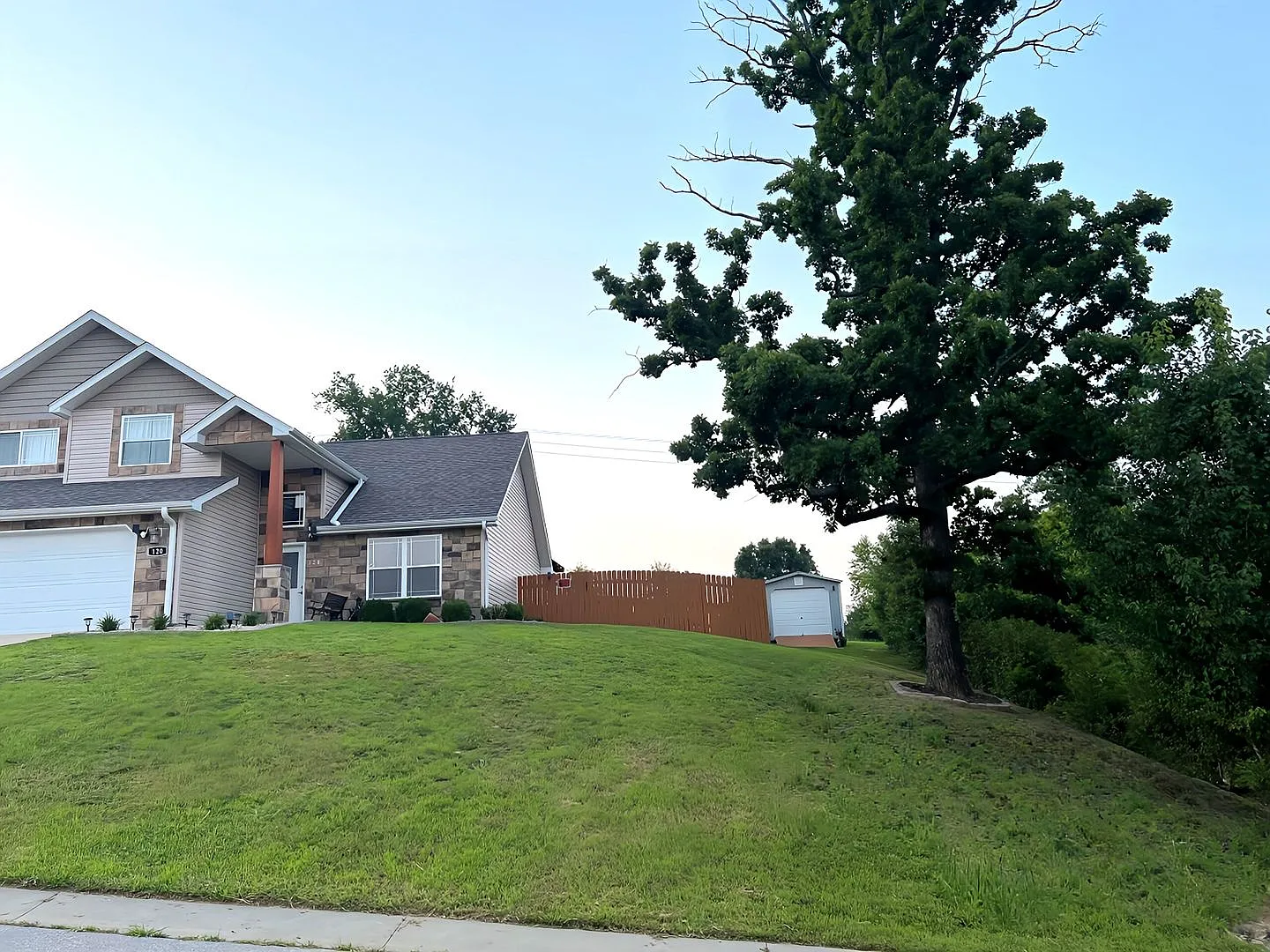 Beautiful home close to Post! — Photo 3