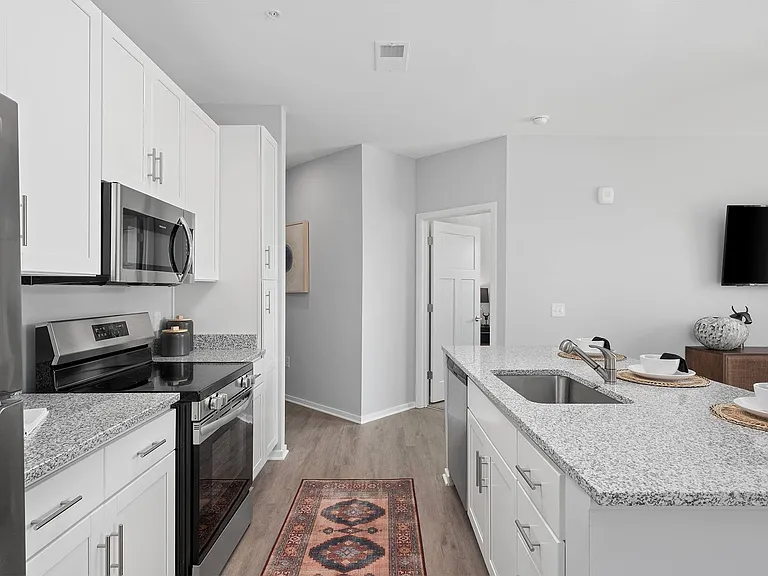 Shoreline Flats Apartments — Photo 23