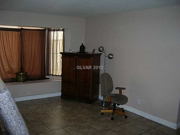 5th image of 904 Seabury Hill Ct