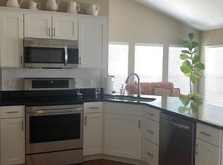 1927 Hawk Pointe Dr, Festus, MO 63028