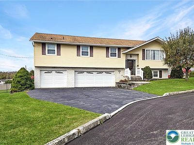 3339 Barklay Cir, Whitehall, PA, 18052