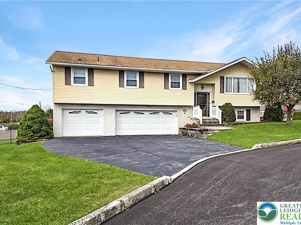 3339 Barklay Cir, Whitehall, PA 18052