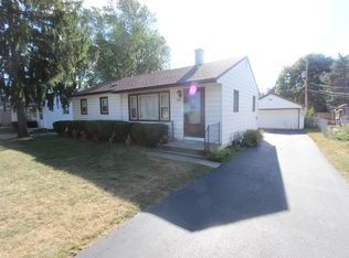 7407 Hemlock St, Crystal Lake, IL 60014