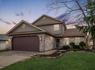 1249 Clover Ln, Hoffman Estates, IL 60192