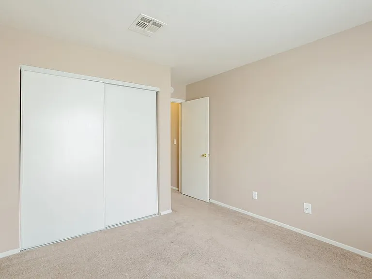 8021 Mount Royal Ct — Photo 12