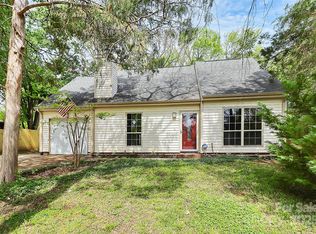 10432 Camelback Cir, Charlotte, NC 28226
