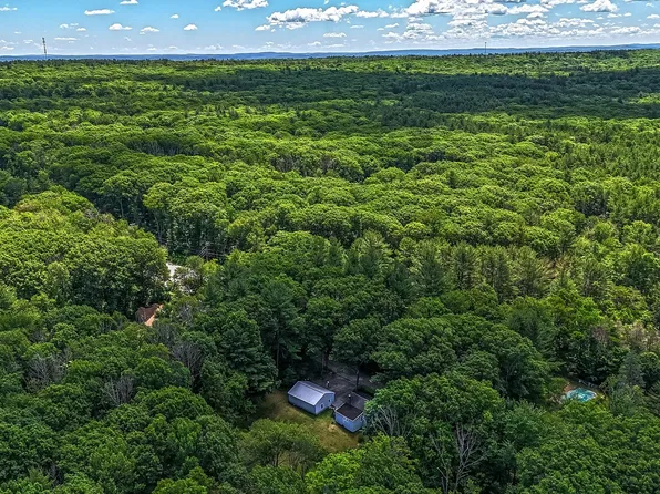 294 N Valley Rd, Pelham, MA 01002