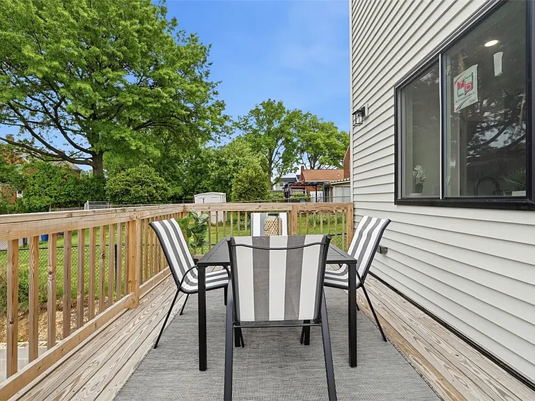 1361 Hawthorne St — Photo 36