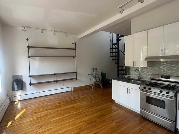 477 Saint Marks Pl #A201, Staten Island, NY 10301