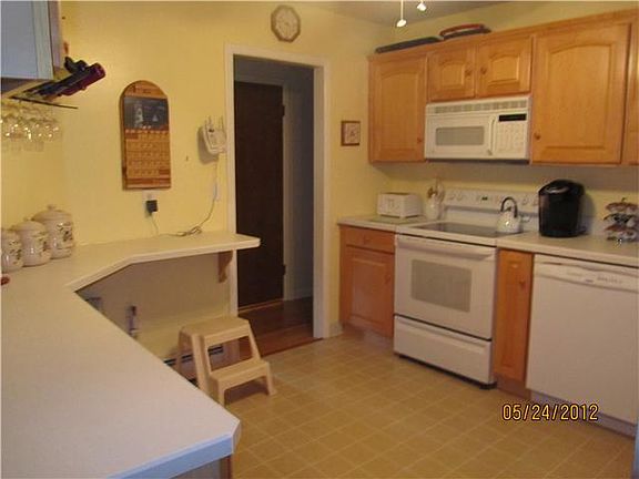 4th image of 35 Witte Dr