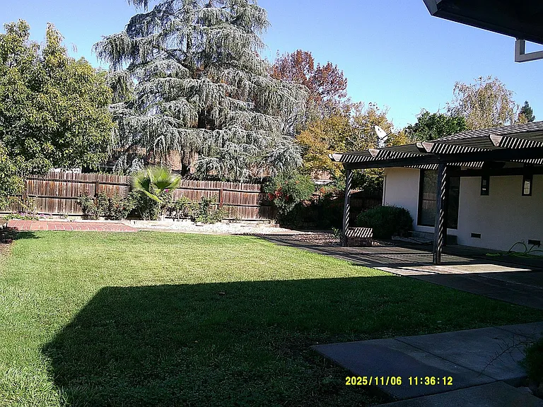 390 S Almond St — Photo 41