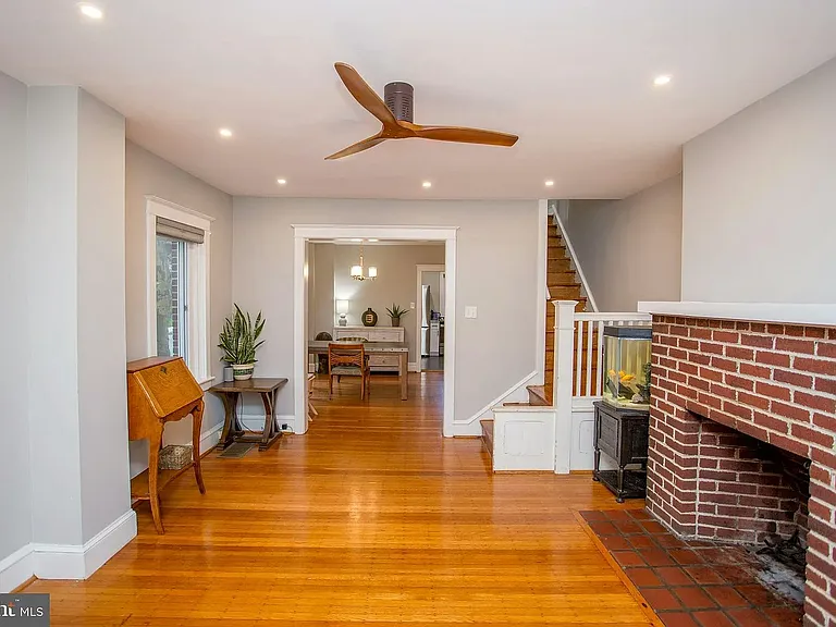 501 E Mount Airy Ave — Photo 7
