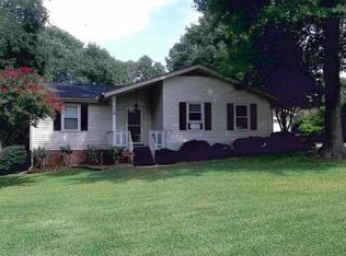 110 Country Gln, Pelzer, SC 29669