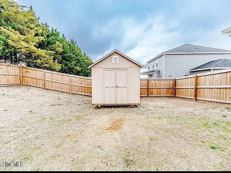 223 Burnside Dr — Photo 30