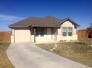 300 Azurite Dr, Jarrell, TX 76537