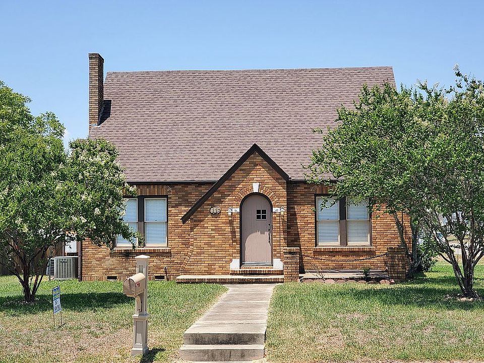 806 E Main St, Cuero, TX 77954 Zillow