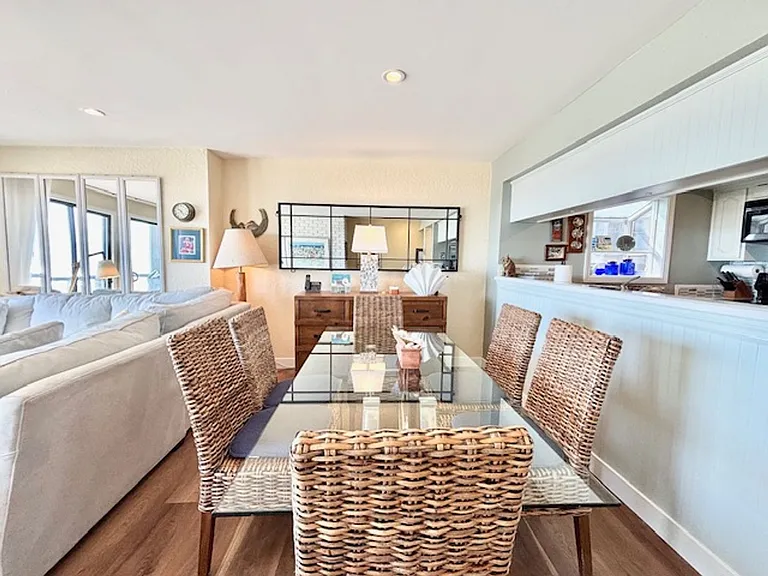 3949 Ocean Dr — Photo 6