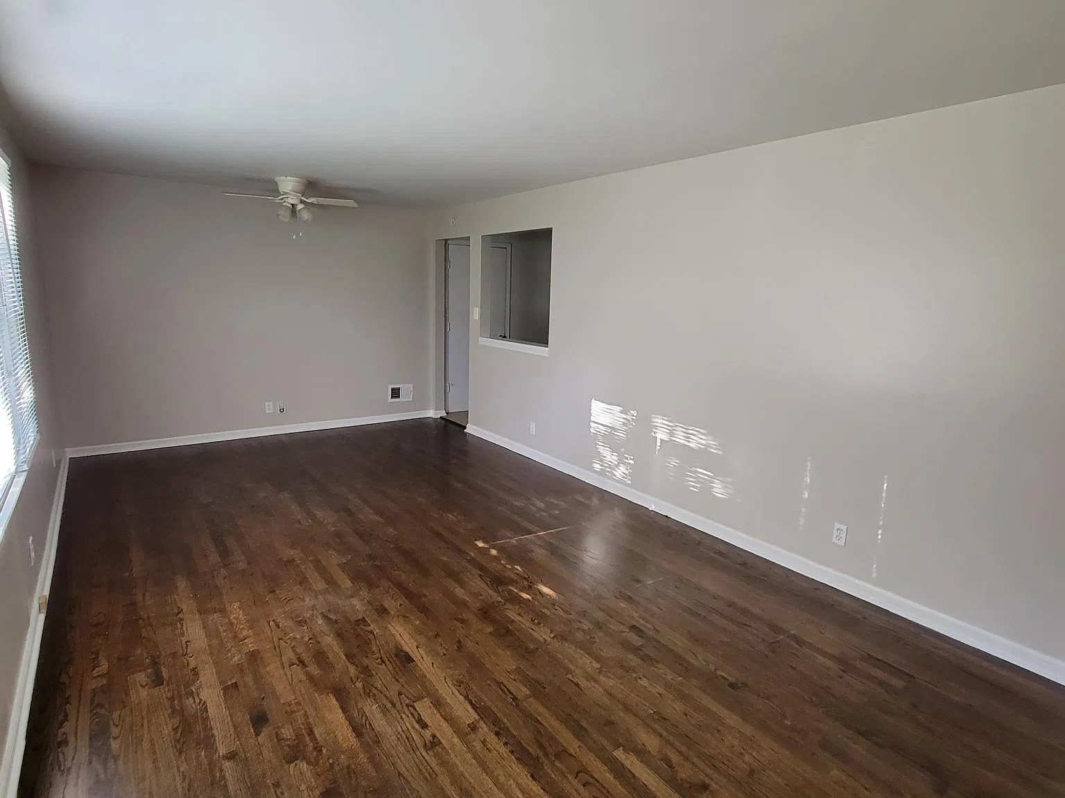 3 bed, 960 sqft, $1,950 — Photo 4