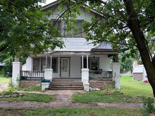 107 S Barnes St, Tonkawa, OK 74653