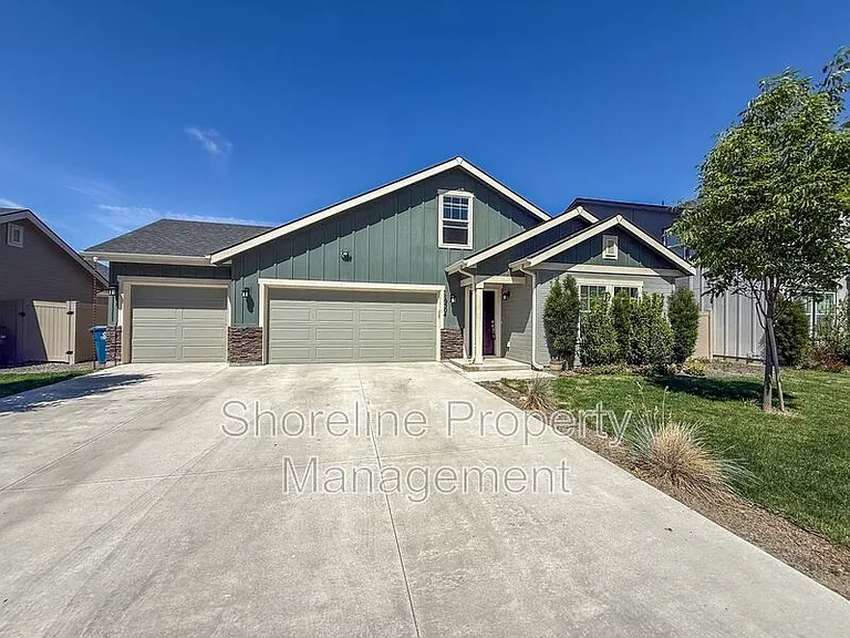 19304 Geneva Way — Photo 2