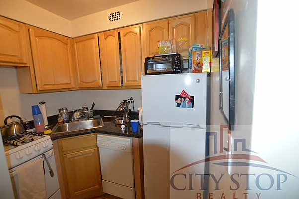 Rented by City Stop Realty | media 11
