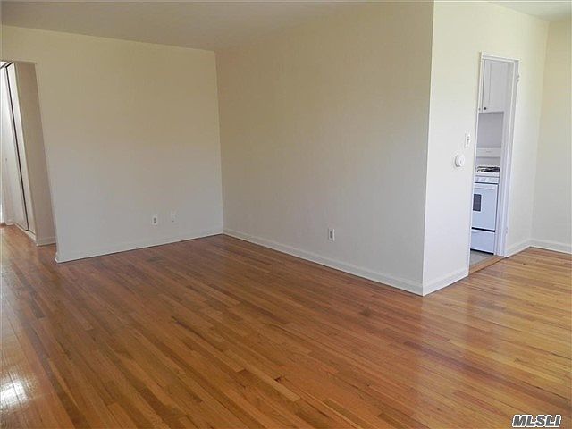1st image of 17 Dolphin Grn APT E1k