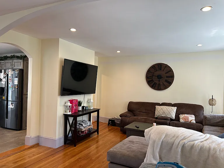99 Walnut St #2 — Photo 9