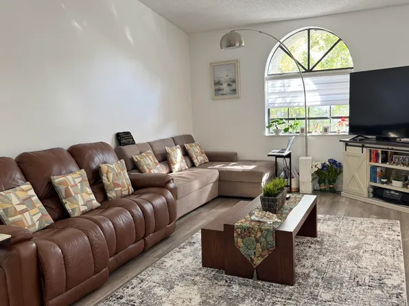 5267 Europa Dr APT N, Boynton Beach, FL 33437