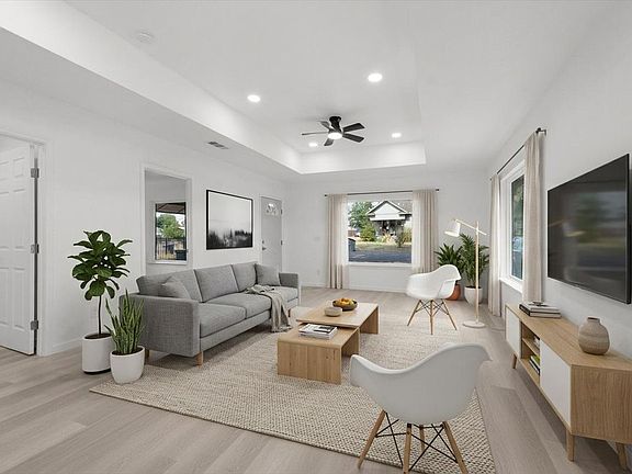 3rd image of 818 S Hollywood Ave
