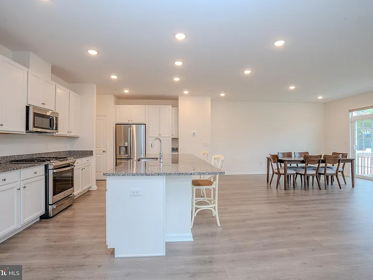 2601 American Pl — Photo 9