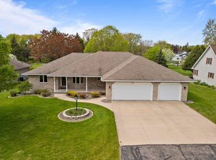 N9671 Darboy Dr, APPLETON, WI 54915
