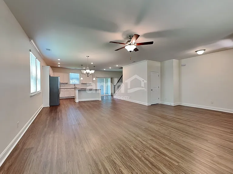 210 Parkside Blvd — Photo 7